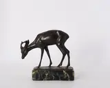 Dorothea Moldenhauer, Äsender Rehbock, Bronze, braun patiniert