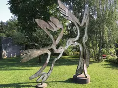 Menashe Kadishman, Birds, 1999-2004, Bronze, grün-braun patiniert