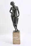 Victor Heinrich Seifert, Diana mit Pfeilen und Köcher, 1910, Bronze, braun patiniert