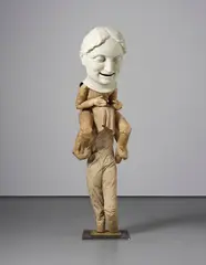 Juan Muñoz, Untitled (false pride-carried on the back of shame), 1993, polyester resin, zolatone paint, cellophane and linen