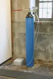 Lara Favaretto, Twistle, 2003, air compressor, pressure regulator, electrovalve, pipe, plastic cable