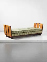 Gio Ponti, Daybed, circa 1950, Walnut, fabric