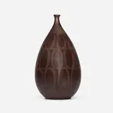 Clyde Burt, Vase