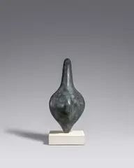 Leda by William Turnbull, 1982, Bronze, grün-schwarz patiniert, sold Jun 2021