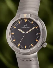 Iwc, An iconic titanium diver's wristwatch with centre seconds, date and bracelet, 1983, Switzerland