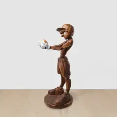 Brett Crawford, BEN3VOLENT, 2022, wood and gold leaf