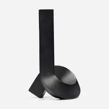 Clement Meadmore, Hereabout, 1971, lacquered composite