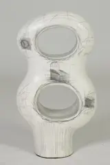 Yuri Zatarain, Ocho de Pedistal, Ceramic sculpture with pencil - Height: 27 in