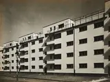 Werner Mantz, Siedlung Köln-Kalkerfeld, Schrägansicht eines Wohnblocks