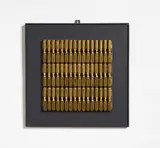 Rolf Glasmeier, Kaufhausobjekt 12, 1967, 96 Metallschnapper auf Holz