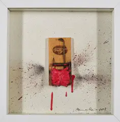 Ohne Titel by Mario Reis, 2012, Knallfrosch, farbig gefasst, in Mausefalle in Objektkasten, sold Nov 2021