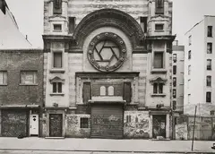 Petra Wunderlich, Visitation Rectory Brooklyn, 1998, Gelatinesilberabzug