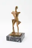 Giorgio de Chirico, Il Gladiatore, 1970, Bronze, vergoldet, auf Marmorsockel
