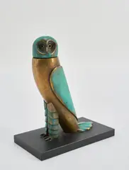 Kleine Eule by Paul Wunderlich, Bronze, partiell gold patiniert bzw. poliert, sold Sep 2021