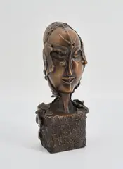 Frauenköpfchen by Paul Wunderlich, 1983, Bronze, braun patiniert, sold Sep 2021