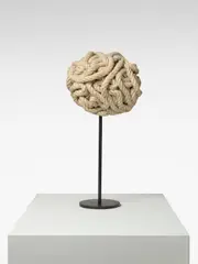 Michael Sailstorfer, Brain G2, 2021, Seil und Eisenständer
