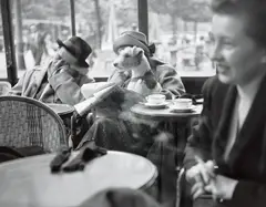 René Groebli, #1674, Scène de Café, Paris, 1948, Tirage argentique postérieur