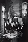 Elliott Erwitt, Waiters and Chef, Hotel Ritz, Paris, 1969, Tirage argentique postérieur