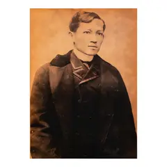 Edgardo Debás, Half-length cabinet card photograph, Reproduced by the Napoleon Studio, Madrid