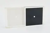 Karel Novosad, Ohne Titel, 1977, Farbserigrafie, beidseitig auf Plexiglasblock