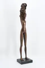 Bruno Bruni, La Divina, 1981, Bronze, braun patiniert und teilpoliert. Auf Marmorsockel
