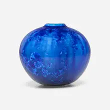 Adelaide Robineau, Cabinet vase, c. 1915, crystalline-glazed porcelain