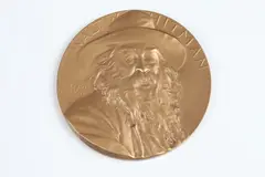 John Flanagan, Walt Whitman, Bronze relief medal