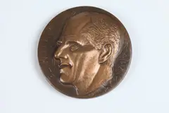 Charlotte Engels, Lecomte du Nouy, Bronze relief medallion