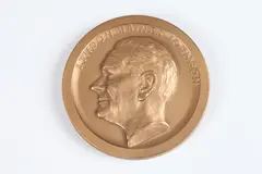 Felix W. de Weldon, Lyndon Baines Johnson, Bronze relief medallion