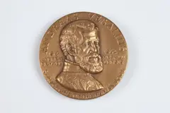 Abram Belskie, Andreas Vesalius, Bronze relief medallion