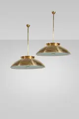 Paavo Tynell, Paire de larges suspensions, Brass and glass