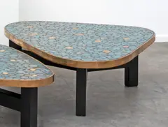 Aliette Vliers, Table basse, Pastilles de céramique, cerclage en bronze et piétement tripode en acier laqué noir