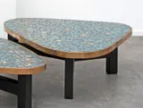 Aliette Vliers, Table basse, Pastilles de céramique, cerclage en bronze et piétement tripode en acier laqué noir
