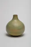 Cristina Merchán, Vase-bouteille sphérique à col haut