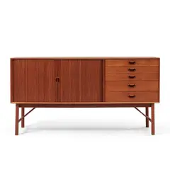 Peter Hvidt & Orla Mølgaard-Nielsen, for Søborg Møbelfabrik Model 26025 Cabinet