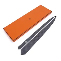 Cravată Hermès, însoțită de cutia originală by Hermès, mătase, sold Oct 2023