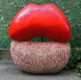 Atoma, Form of Beauty, 2022, rășină epixidică și produse farmaceutice