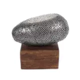 Mihai Țopescu, Leagăn, 2013, cuie din metal, cuie din sticlă; lemn (soclul)