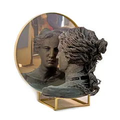 Darius Hulea, Venus la oglindă, 2020, fire de sârmă sudate și tablă de inox