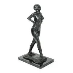 Edgar Degas, Balerină în repaos (mâinile pe șolduri, piciorul drept înainte), bronz