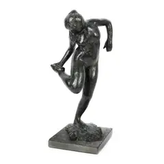 Edgar Degas, Balerină (privind spre talpa piciorului său drept), bronz
