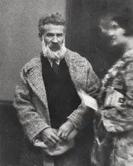 André Kertész, Fotografie reprezentându-l pe Constantin Brâncuși, alături de Irina Codreanu, 1928, fotogravură, neînrămată