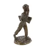 Antoine Bofill, Vânzătorul de ziare, cca. 1910, bronz turnat, cizelat, gravat