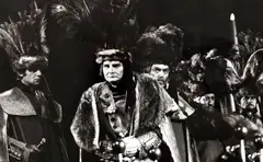 Ion Miclea, Fotografie reprezentându-l pe Radu Beligan în timpul reprezentaţiei piesei ”Richard al III-lea”, de William Shakespeare, regia Horea Popescu, 1976, provine din colecția actorului