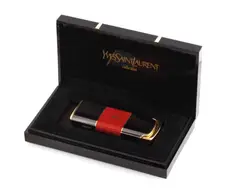 Yves Saint Laurent, Brichetă şi tabacheră Yves Saint Laurent, decorate cu laque de Chine