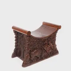 Peer Merlöe, Banchetă, sculptată cu scena miticei lupte a voievodului Dragoș cu zimbrul, a legendarei întemeieri a Moldovei, 1929, lemn de stejar