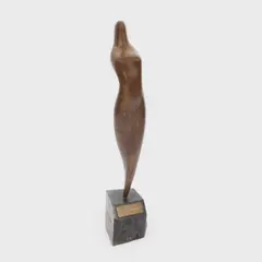 Ciocârlia by Marcel Guguianu, bronz, sold Sep 2015