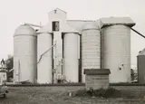 Bernd and Hilla Becher Hilla Becher Bernd Becher, Getreidesilo in Chebanse, Illinois, USA