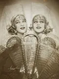 Manassé, Sisters G., Tänzerinnen (Sisters G., dancers), c. 1930, Vintage gelatin silver print