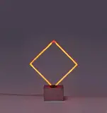François Morellet, Carré néon rouge avec verre pilé, 1968, Light object: red glowing strip light, filled with shards of glass